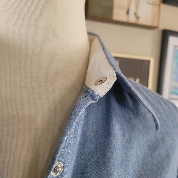 Tommy Hilfiger 90's Logo Embroidered‎ Denim Snap Front Shirt - Picture 6 of 7